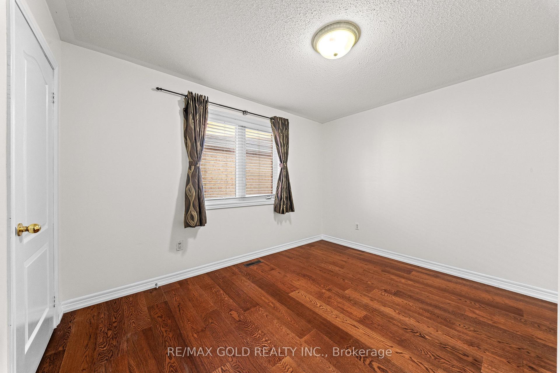 Photo 18 of 11 Maple Valley Street, Brampton, Bram East — HOMEH