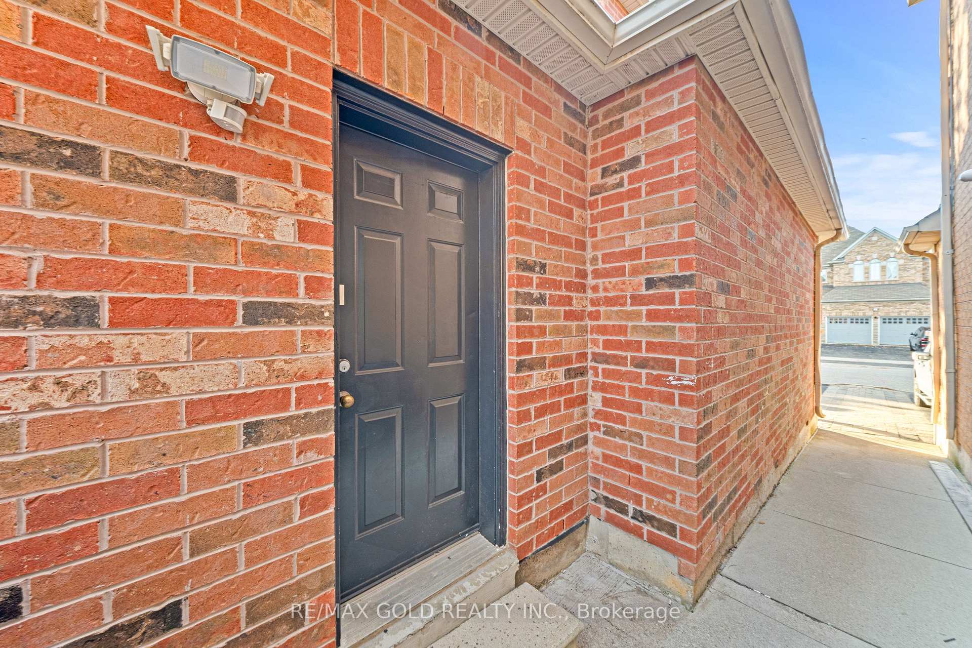 Photo 20 of 11 Maple Valley Street, Brampton, Bram East — HOMEH