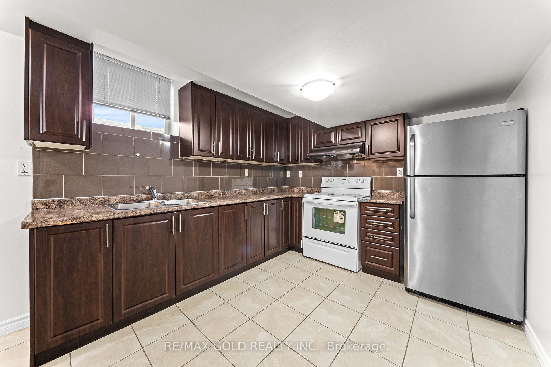 Photo 23 of 11 Maple Valley Street, Brampton, Bram East — HOMEH