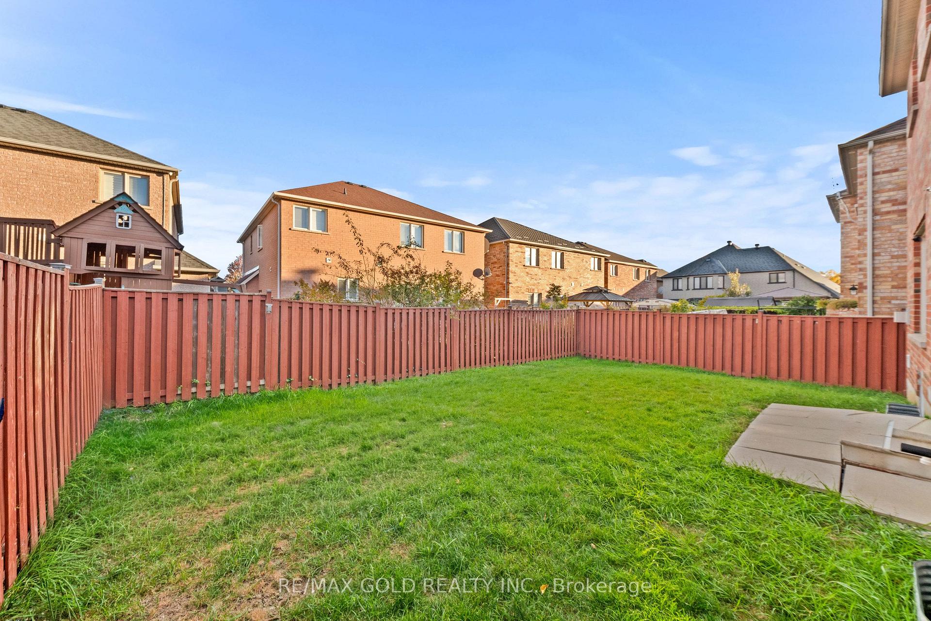Photo 26 of 11 Maple Valley Street, Brampton, Bram East — HOMEH
