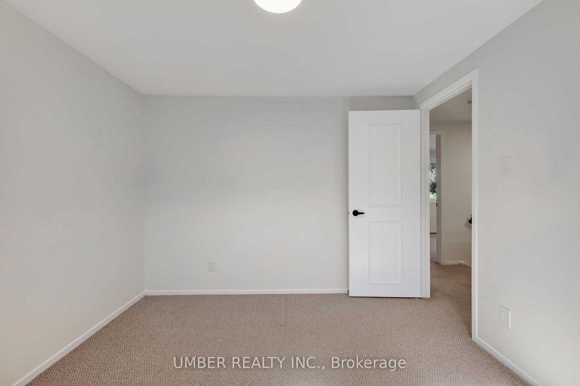 Photo 33 of 120 Hawk Crescent, Ottawa, Hunt Club/Western Community — HOMEH