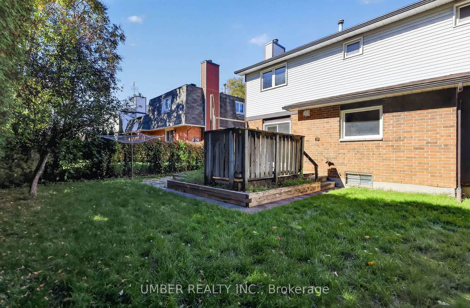 Photo 48 of 120 Hawk Crescent, Ottawa, Hunt Club/Western Community — HOMEH