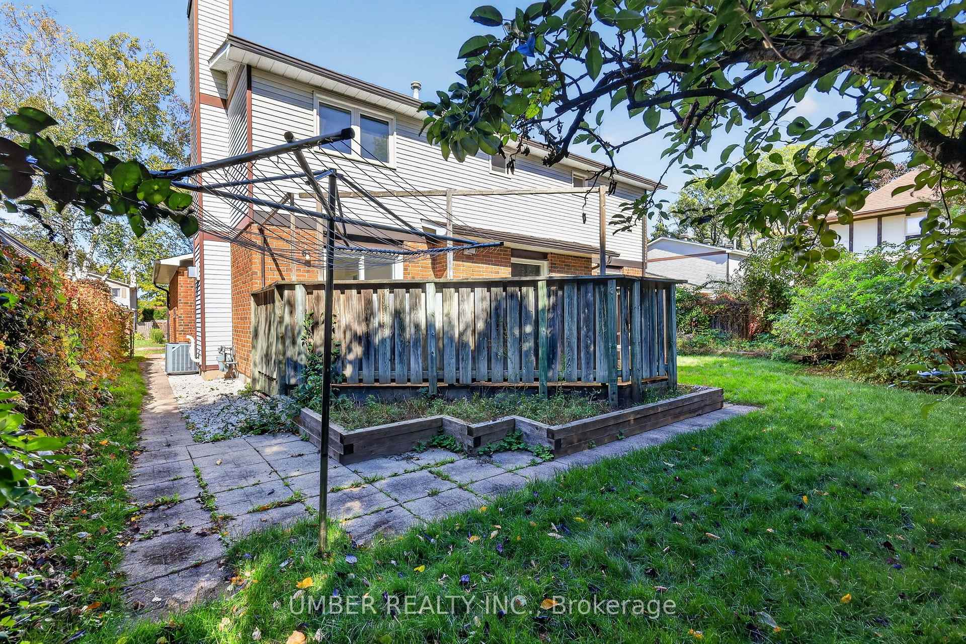 Photo 49 of 120 Hawk Crescent, Ottawa, Hunt Club/Western Community — HOMEH