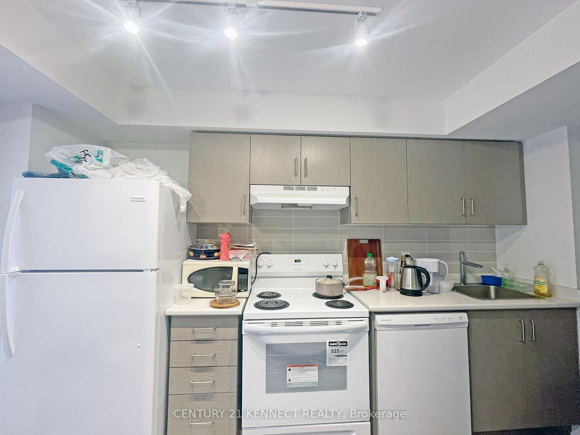 Photo 4 of Unit 502R, 231 College Street, Toronto, Kensington-Chinatown — HOMEH