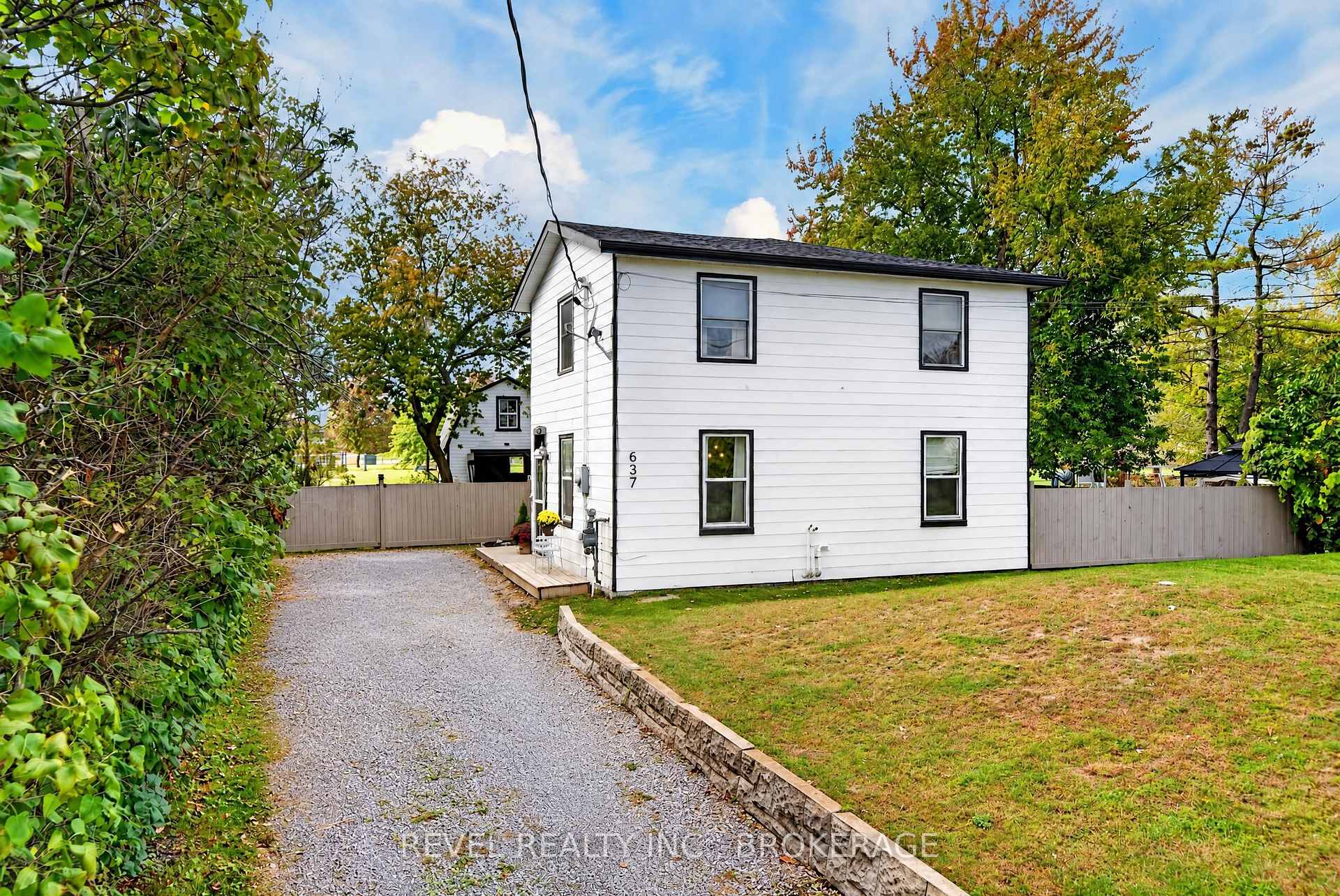 Photo 4 of 637 Collins Bay Road, Kingston, South of Taylor-Kidd Blvd — HOMEH