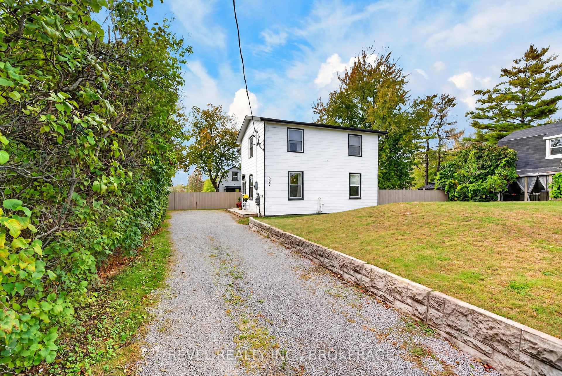 Photo 7 of 637 Collins Bay Road, Kingston, South of Taylor-Kidd Blvd — HOMEH
