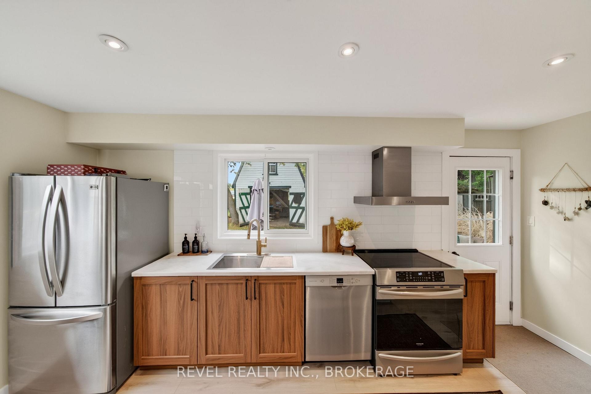 Photo 18 of 637 Collins Bay Road, Kingston, South of Taylor-Kidd Blvd — HOMEH