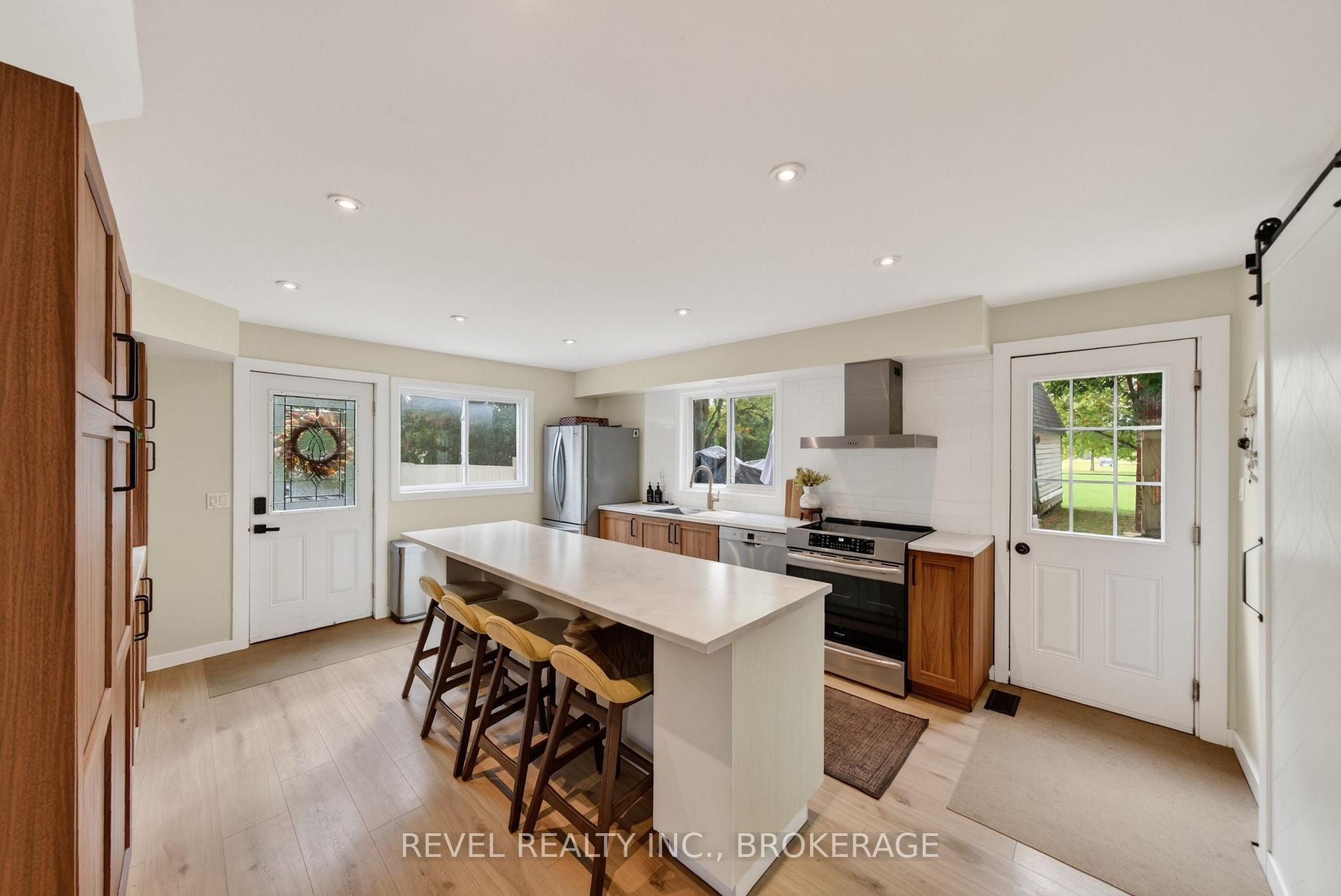 Photo 21 of 637 Collins Bay Road, Kingston, South of Taylor-Kidd Blvd — HOMEH