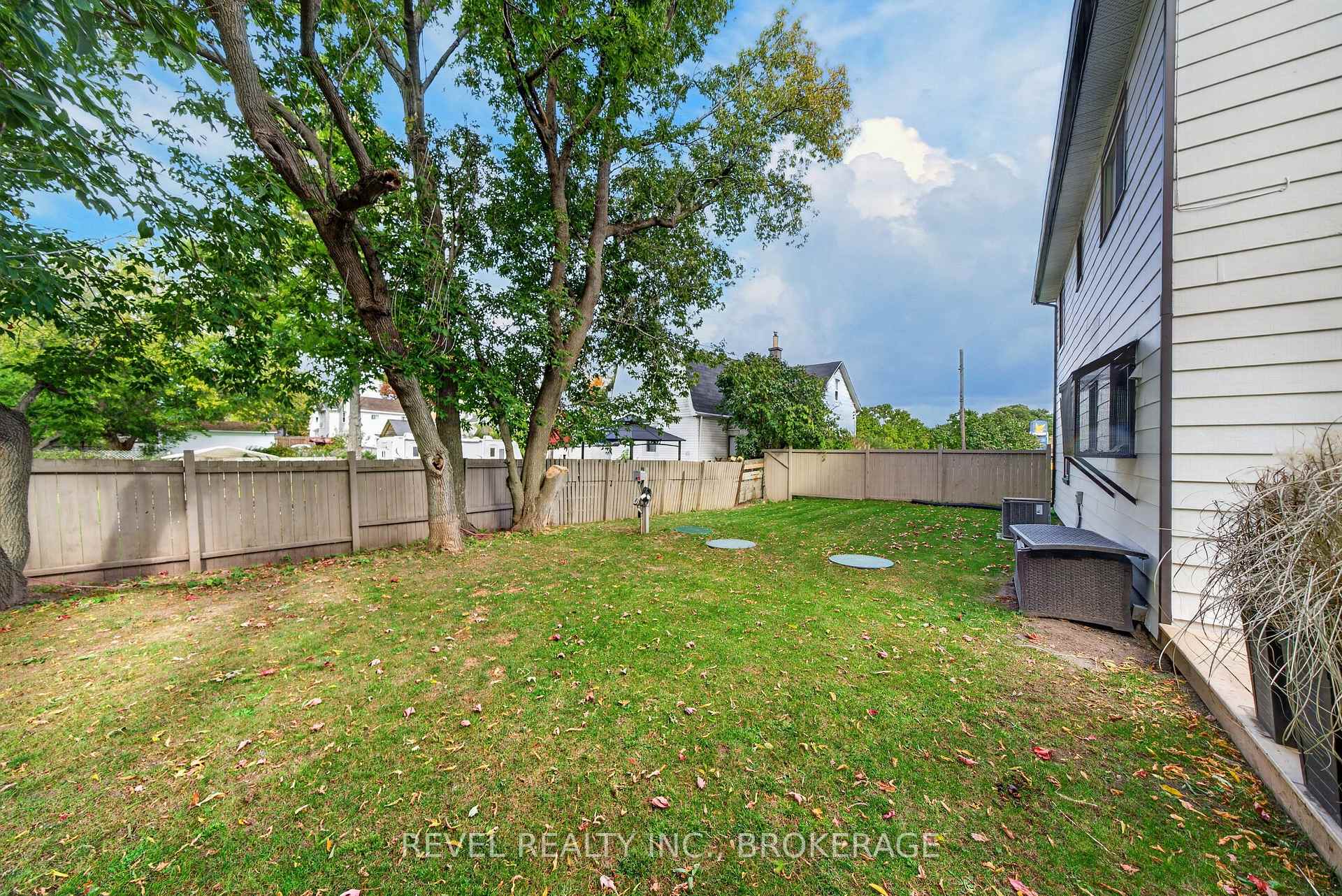 Photo 44 of 637 Collins Bay Road, Kingston, South of Taylor-Kidd Blvd — HOMEH