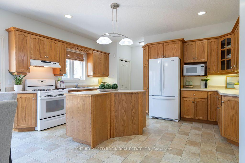 Photo 7 of 516 Harris Circle, Strathroy-Caradoc, NE — HOMEH