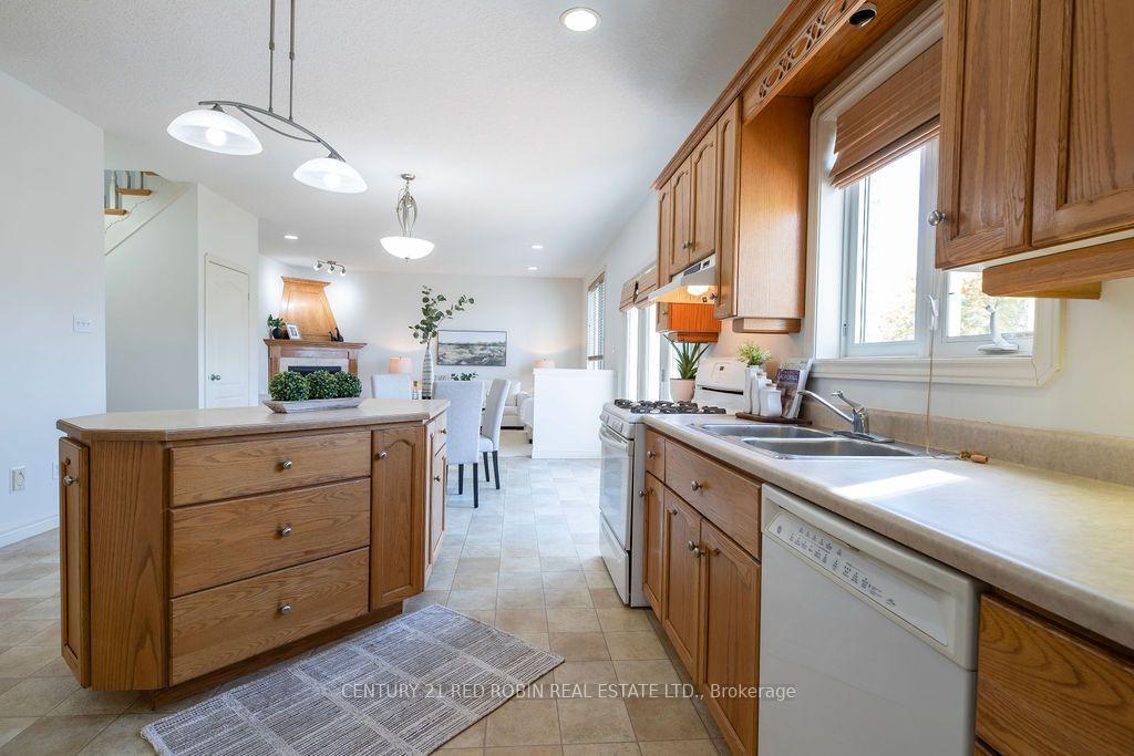 Photo 13 of 516 Harris Circle, Strathroy-Caradoc, NE — HOMEH