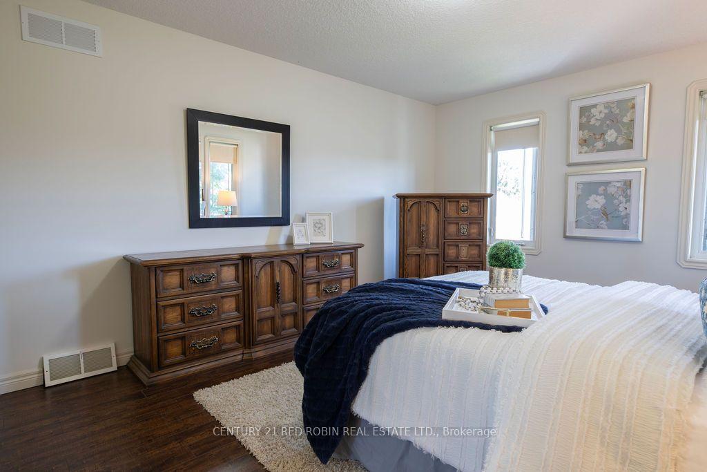 Photo 22 of 516 Harris Circle, Strathroy-Caradoc, NE — HOMEH