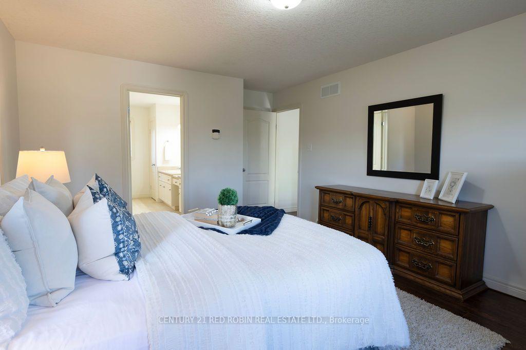 Photo 23 of 516 Harris Circle, Strathroy-Caradoc, NE — HOMEH
