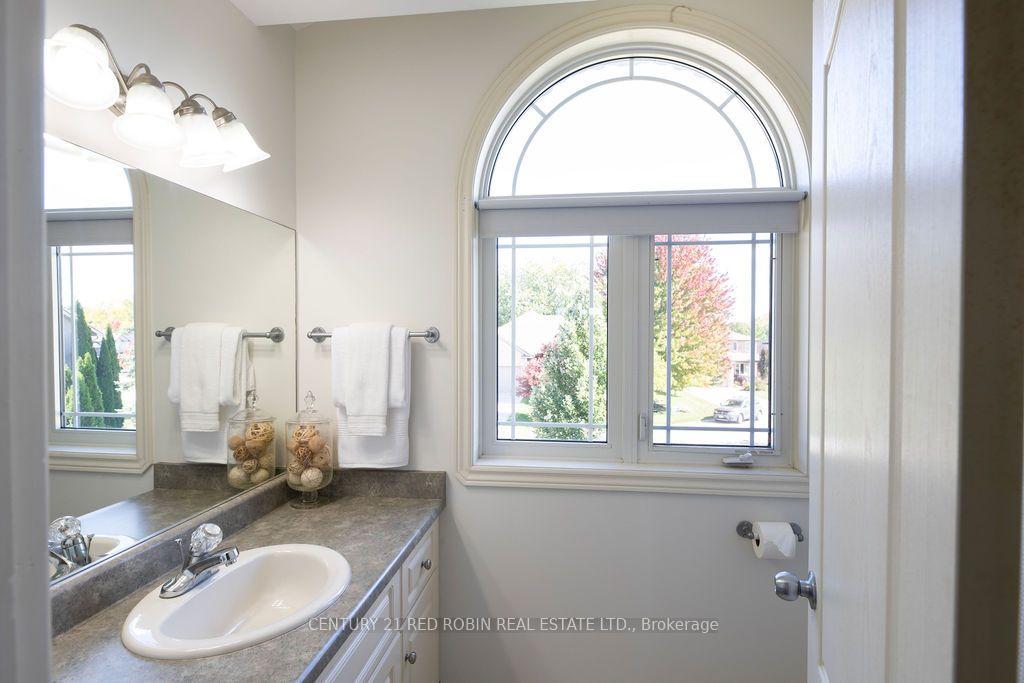 Photo 34 of 516 Harris Circle, Strathroy-Caradoc, NE — HOMEH