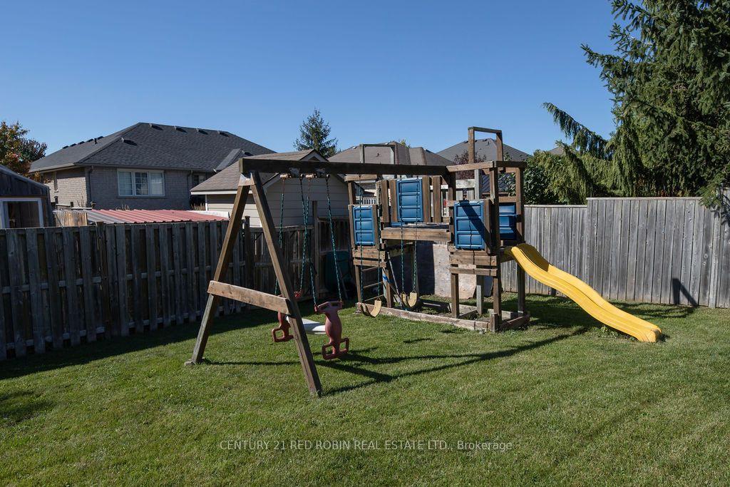 Photo 44 of 516 Harris Circle, Strathroy-Caradoc, NE — HOMEH