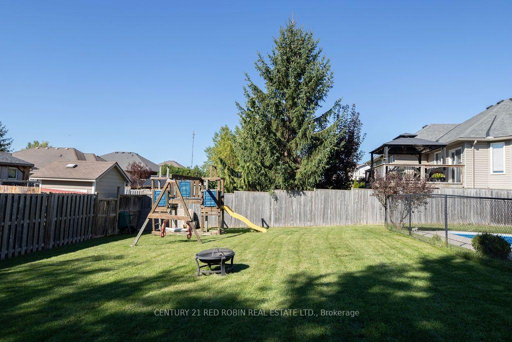 Photo 46 of 516 Harris Circle, Strathroy-Caradoc, NE — HOMEH