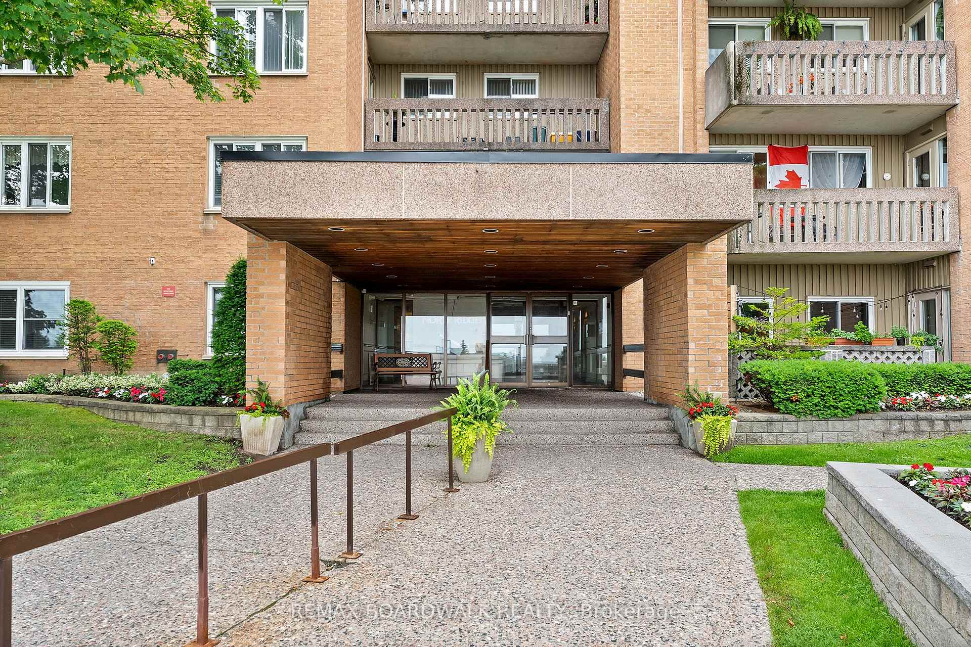 Photo 3 of Unit 503, 1599 Lassiter Terrace, Ottawa, Beaconwood — HOMEH