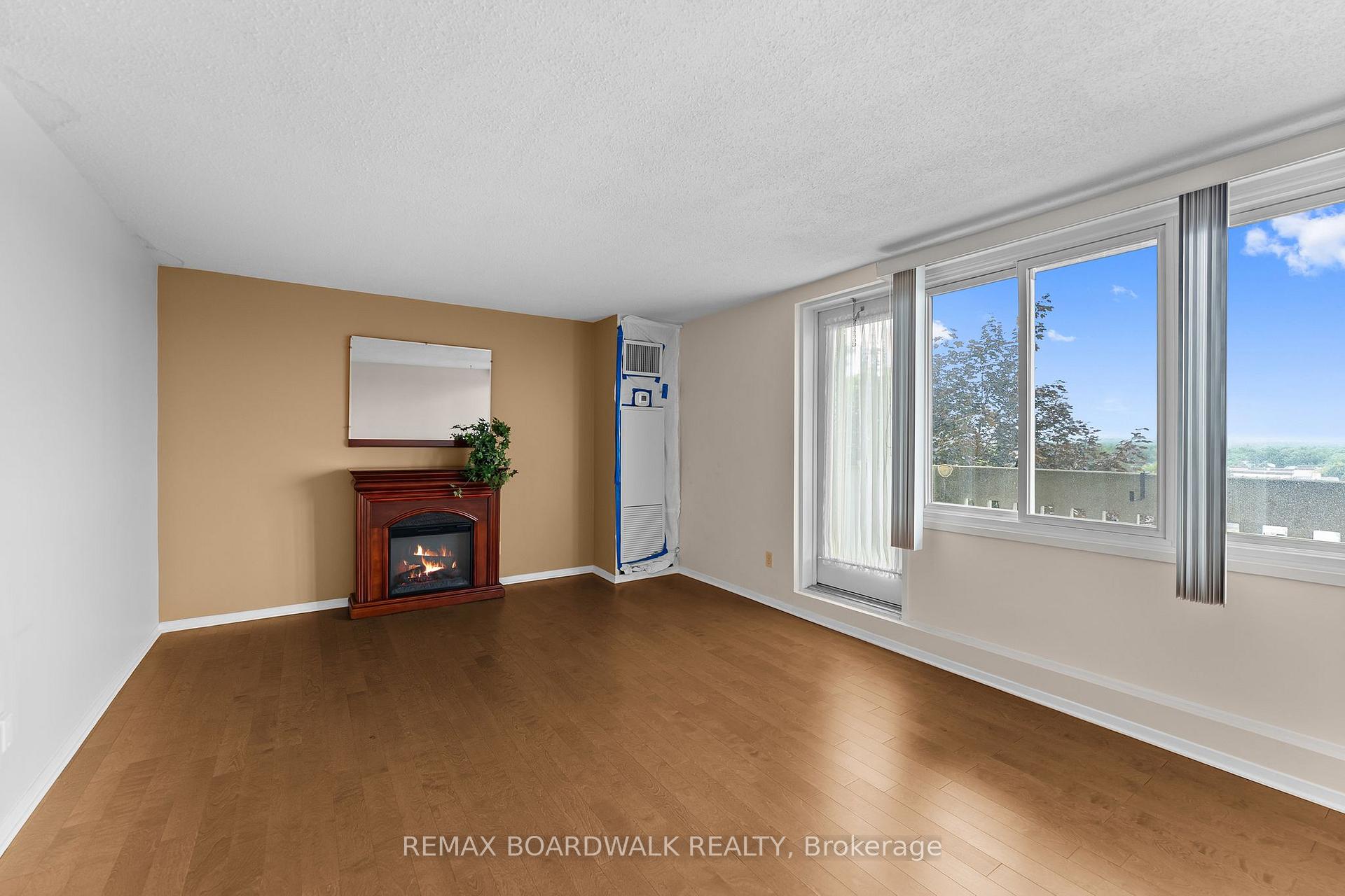 Photo 6 of Unit 503, 1599 Lassiter Terrace, Ottawa, Beaconwood — HOMEH