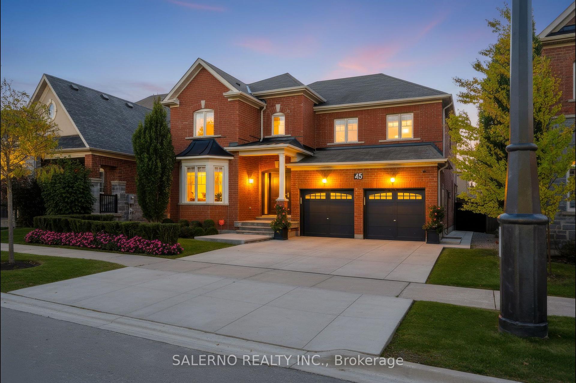 Photo 2 of 45 Woodgate Pines Drive, Vaughan, Kleinburg — HOMEH