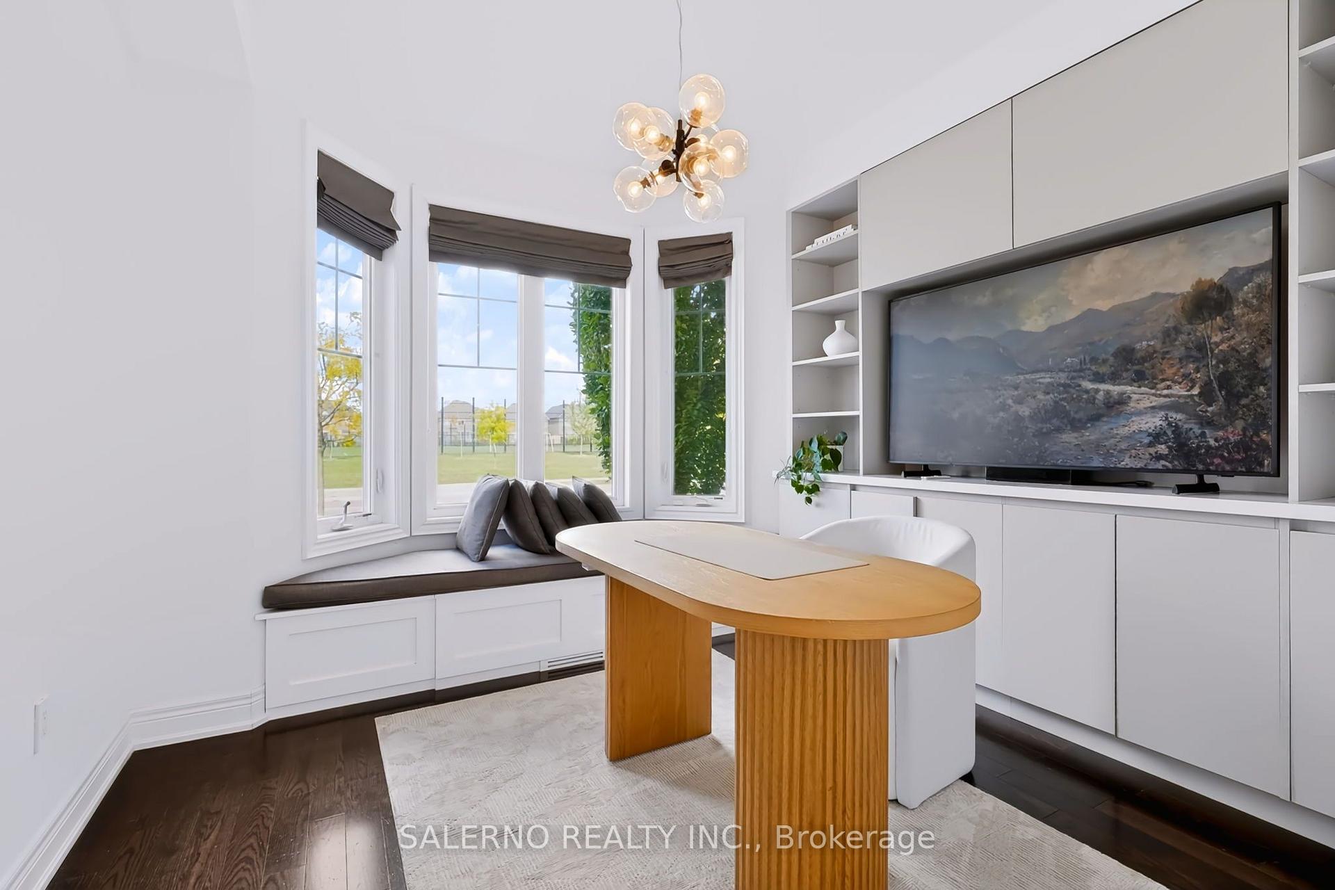 Photo 5 of 45 Woodgate Pines Drive, Vaughan, Kleinburg — HOMEH