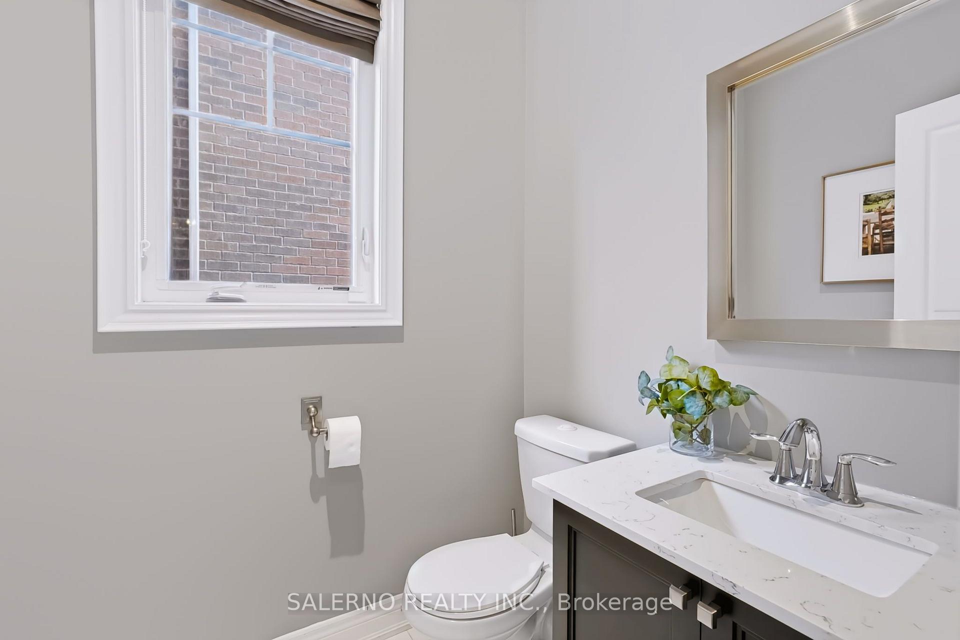 Photo 7 of 45 Woodgate Pines Drive, Vaughan, Kleinburg — HOMEH
