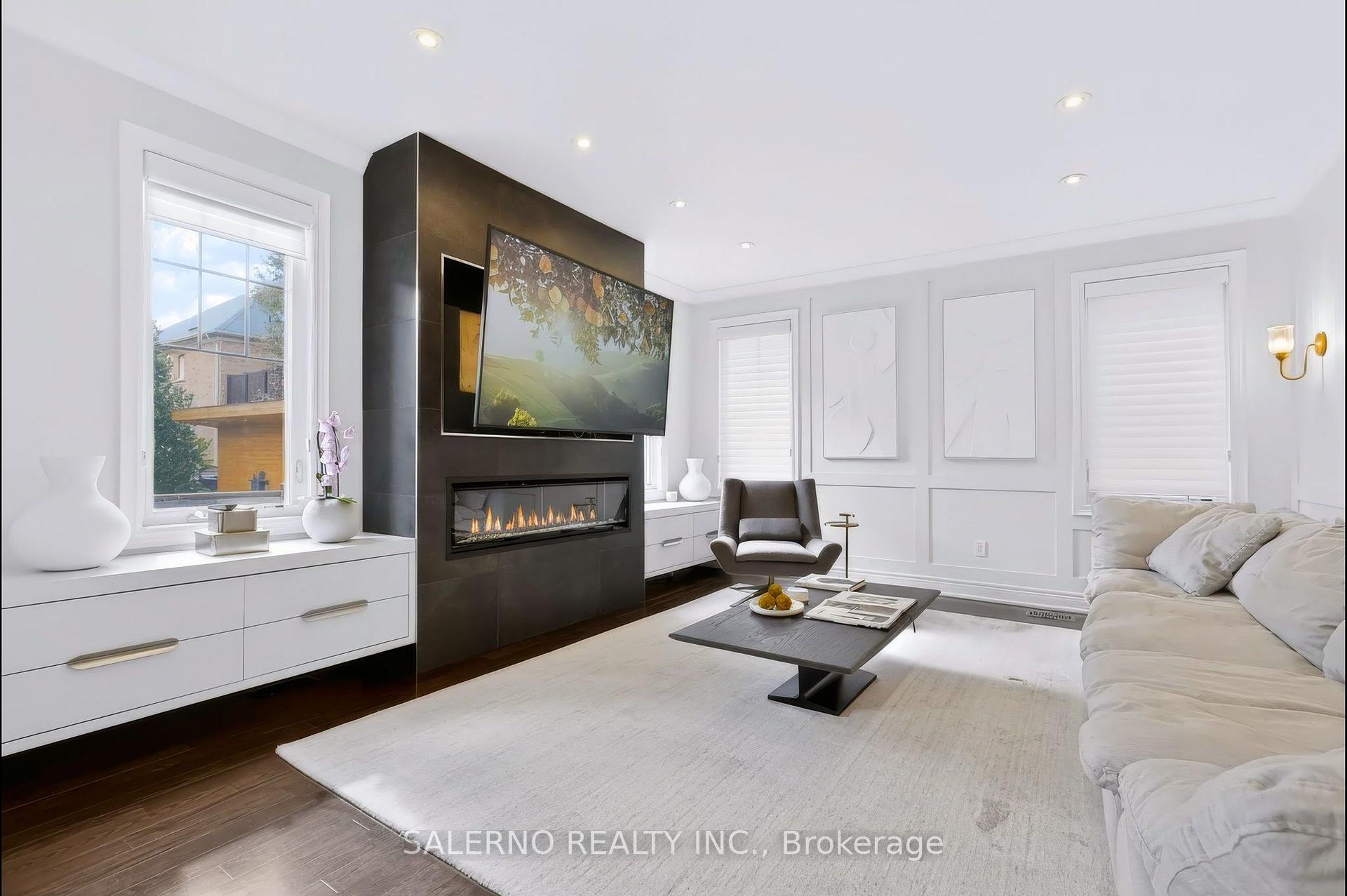 Photo 16 of 45 Woodgate Pines Drive, Vaughan, Kleinburg — HOMEH