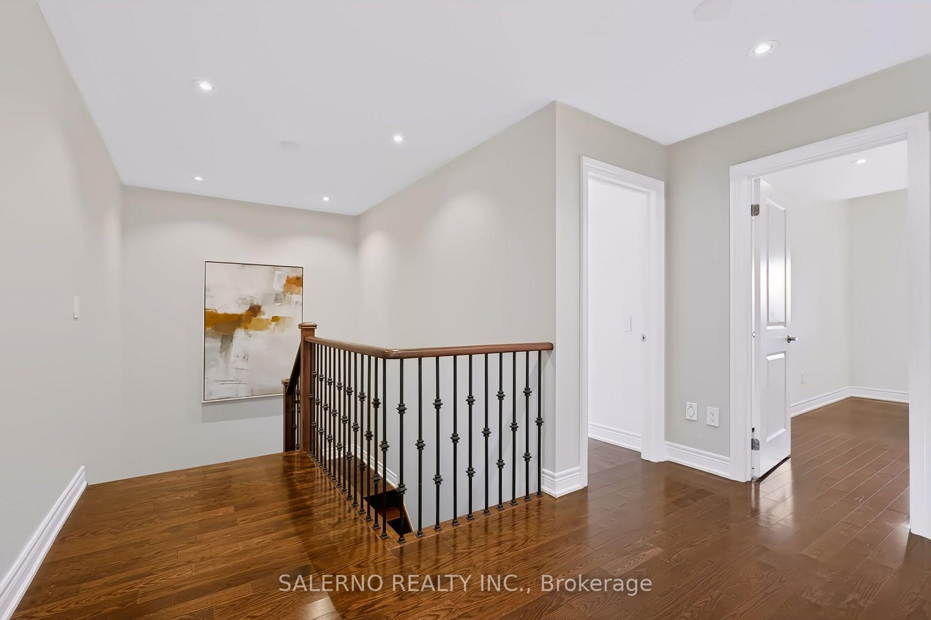 Photo 18 of 45 Woodgate Pines Drive, Vaughan, Kleinburg — HOMEH
