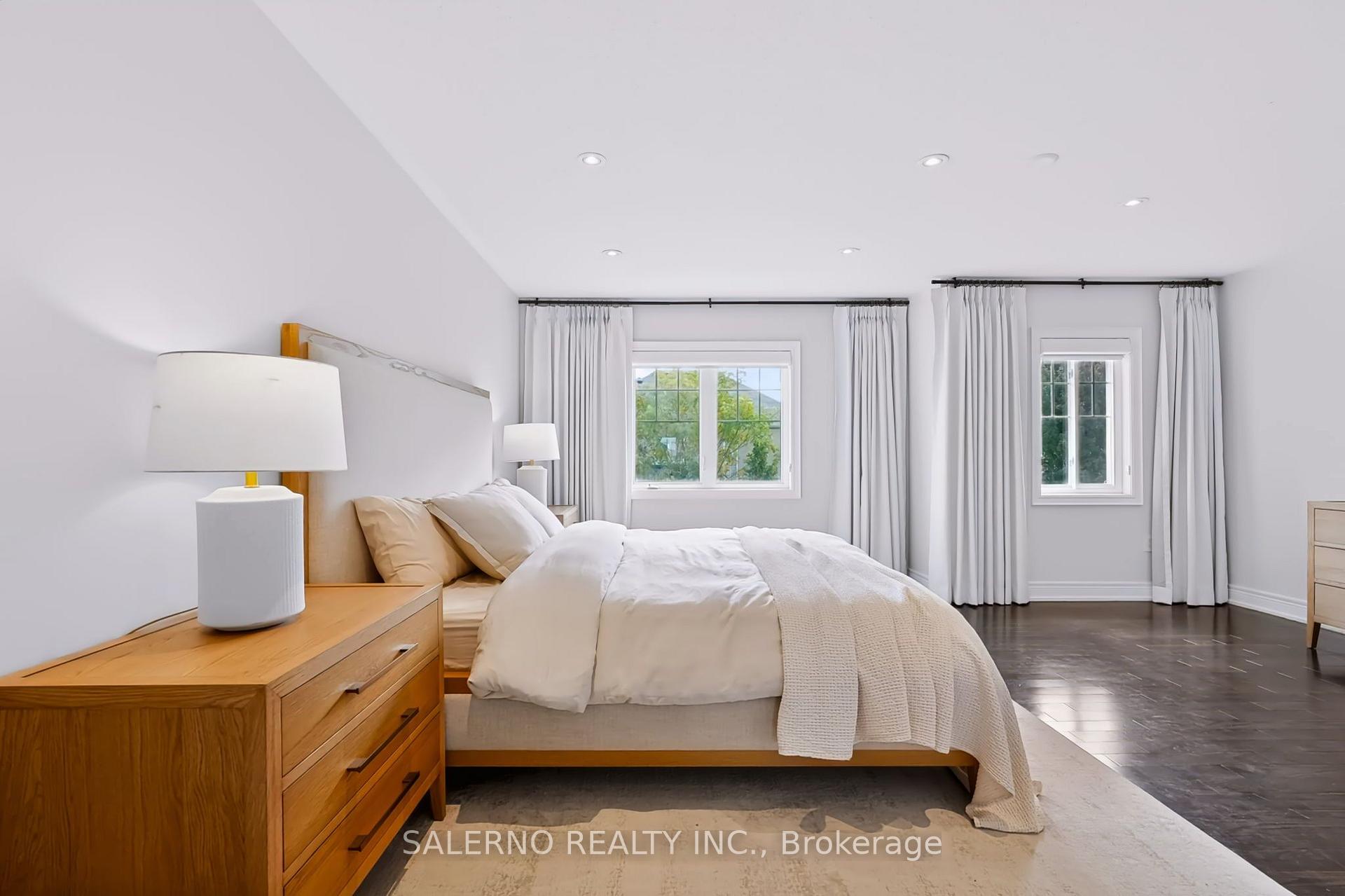 Photo 19 of 45 Woodgate Pines Drive, Vaughan, Kleinburg — HOMEH