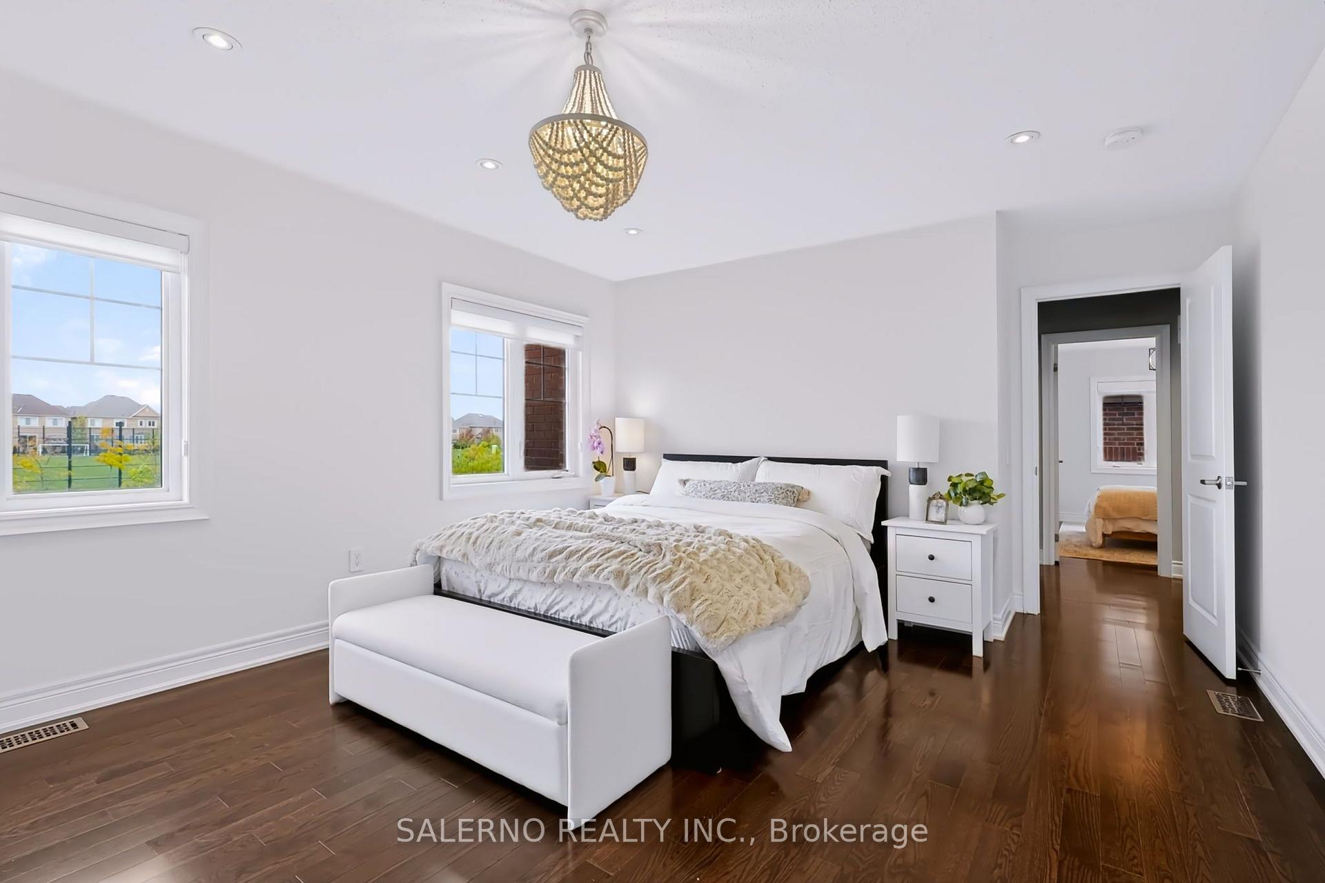 Photo 27 of 45 Woodgate Pines Drive, Vaughan, Kleinburg — HOMEH