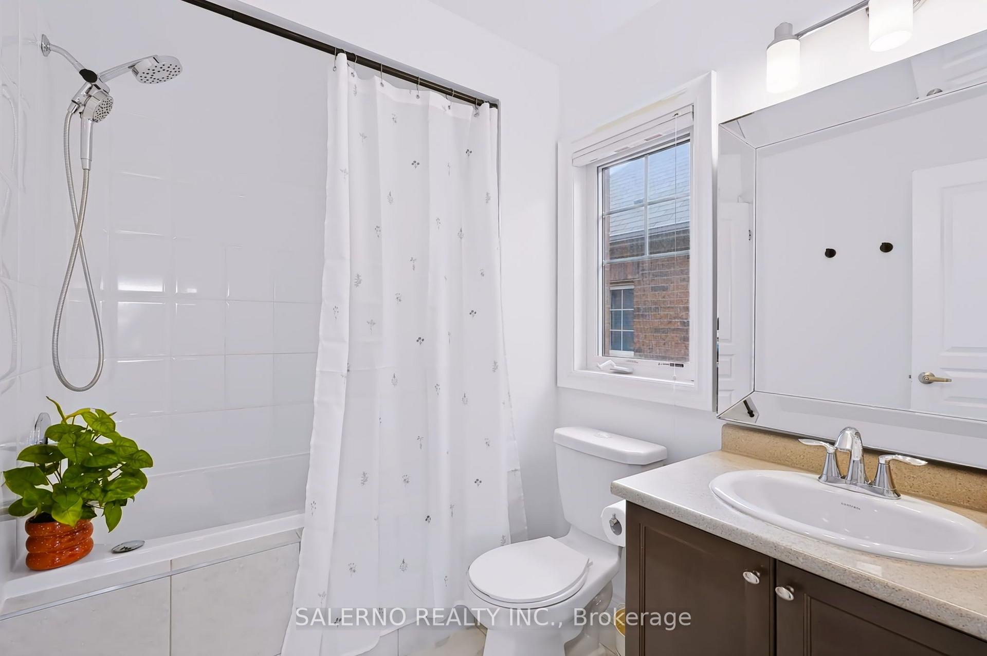 Photo 28 of 45 Woodgate Pines Drive, Vaughan, Kleinburg — HOMEH