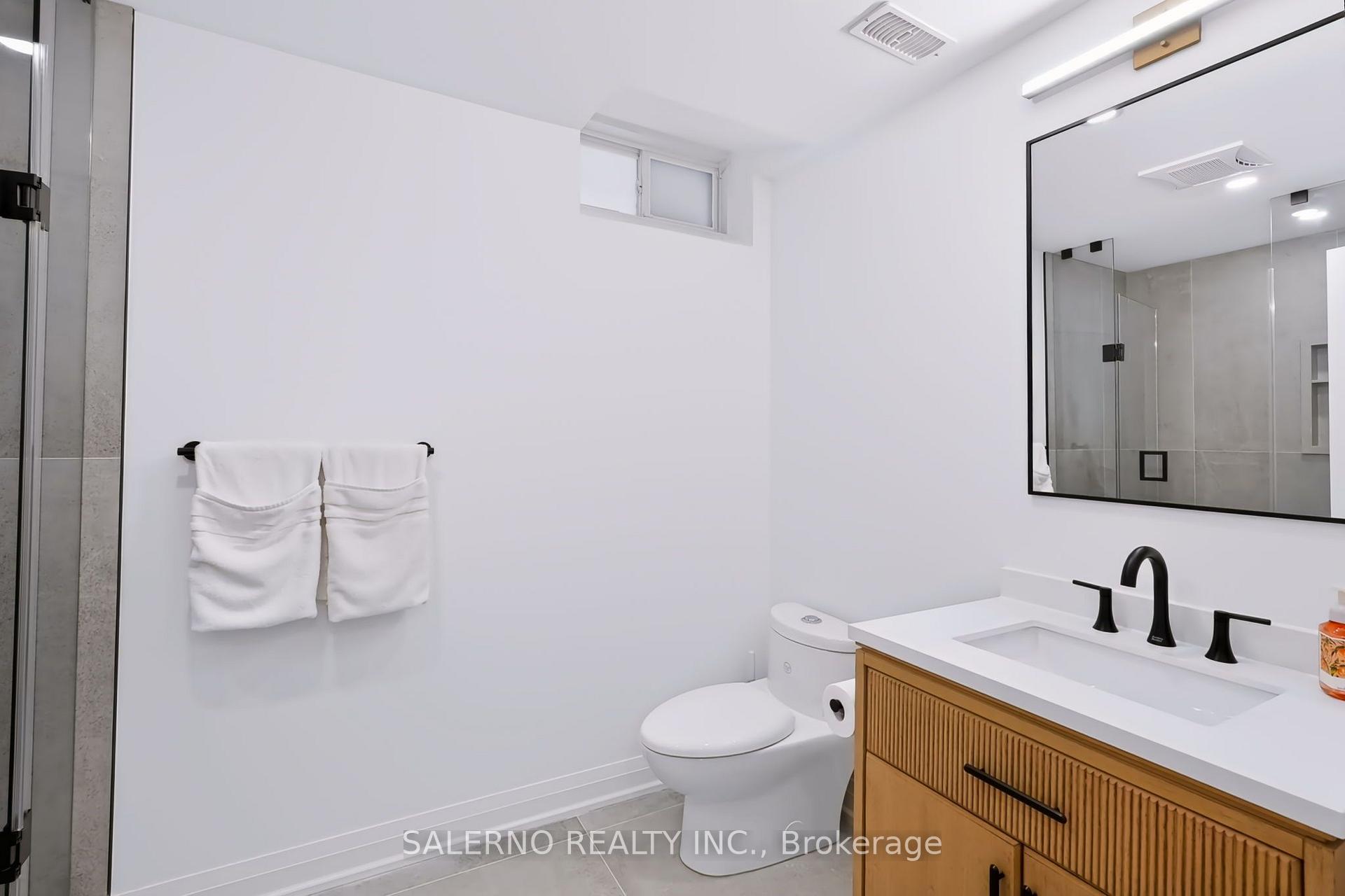 Photo 38 of 45 Woodgate Pines Drive, Vaughan, Kleinburg — HOMEH