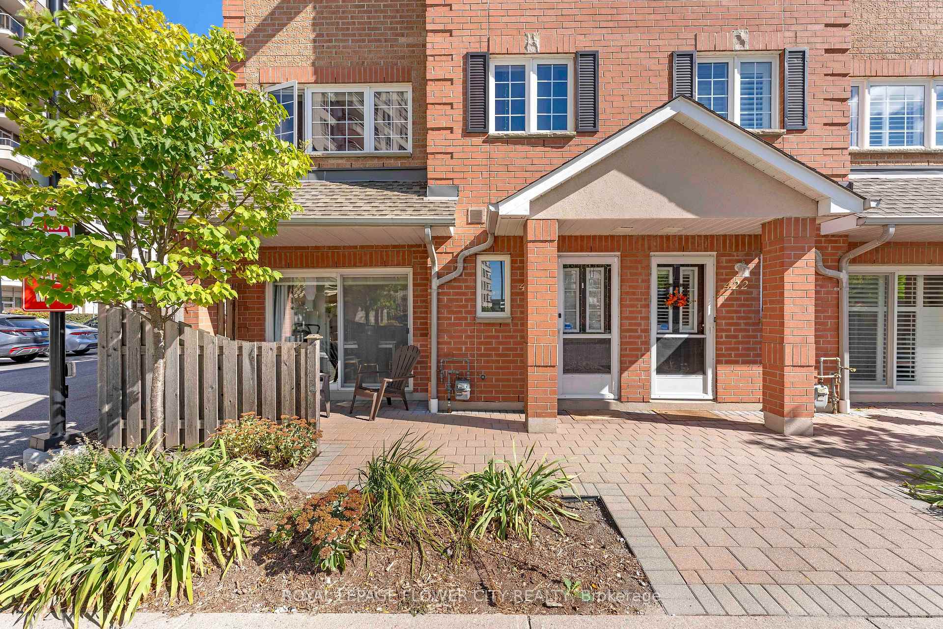 Photo 2 of Unit 423, 1400 The Esplanade, Pickering, Town Centre — HOMEH
