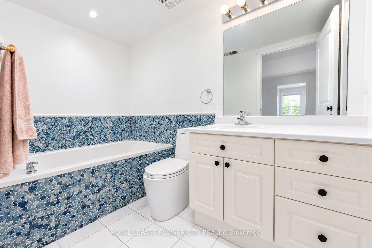 Photo 6 of Unit 423, 1400 The Esplanade, Pickering, Town Centre — HOMEH