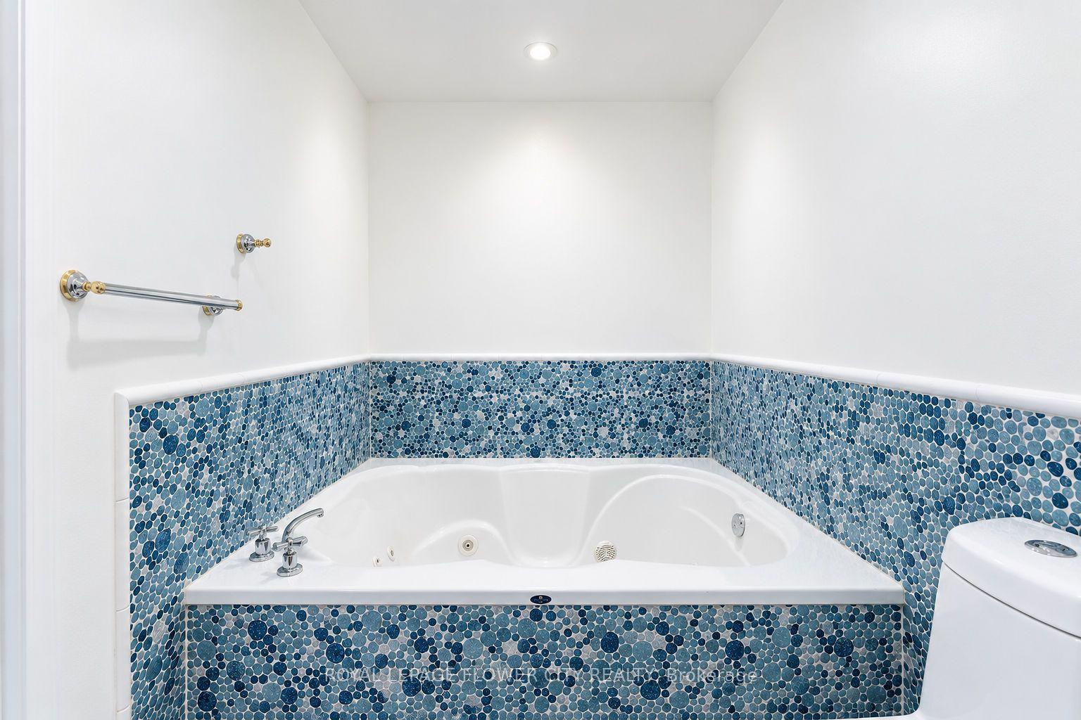 Photo 7 of Unit 423, 1400 The Esplanade, Pickering, Town Centre — HOMEH