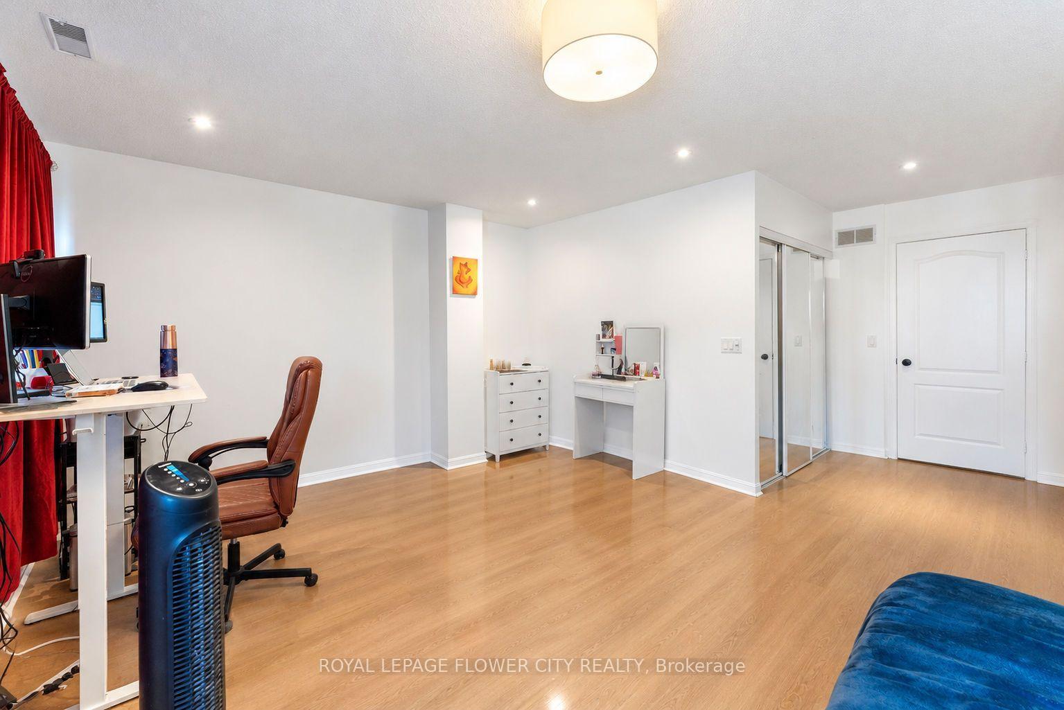 Photo 8 of Unit 423, 1400 The Esplanade, Pickering, Town Centre — HOMEH