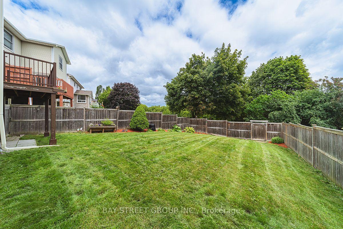 Photo 19 of 338 Prince Of Wales Drive, Whitby, Blue Grass Meadows — HOMEH