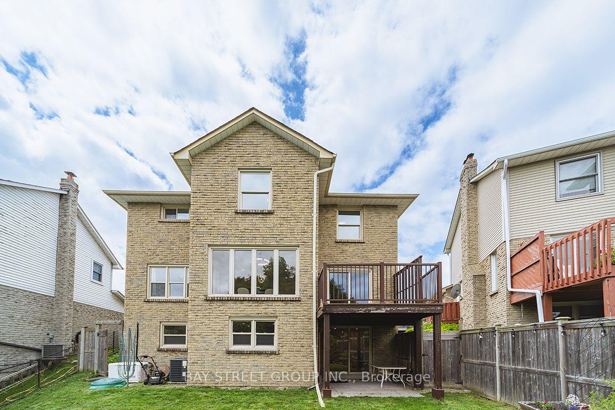 Photo 20 of 338 Prince Of Wales Drive, Whitby, Blue Grass Meadows — HOMEH