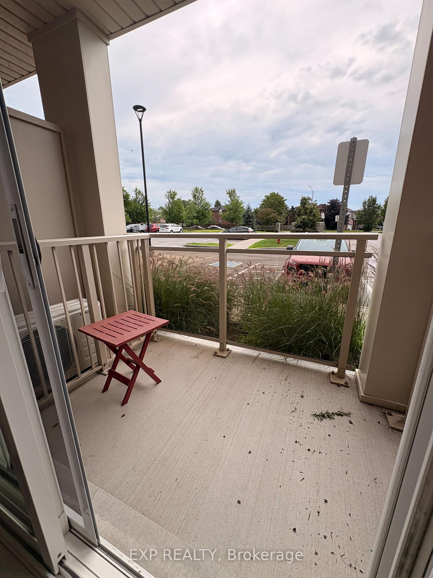 Photo 6 of Unit 124, 80 Aspen Springs Drive, Clarington, Bowmanville — HOMEH