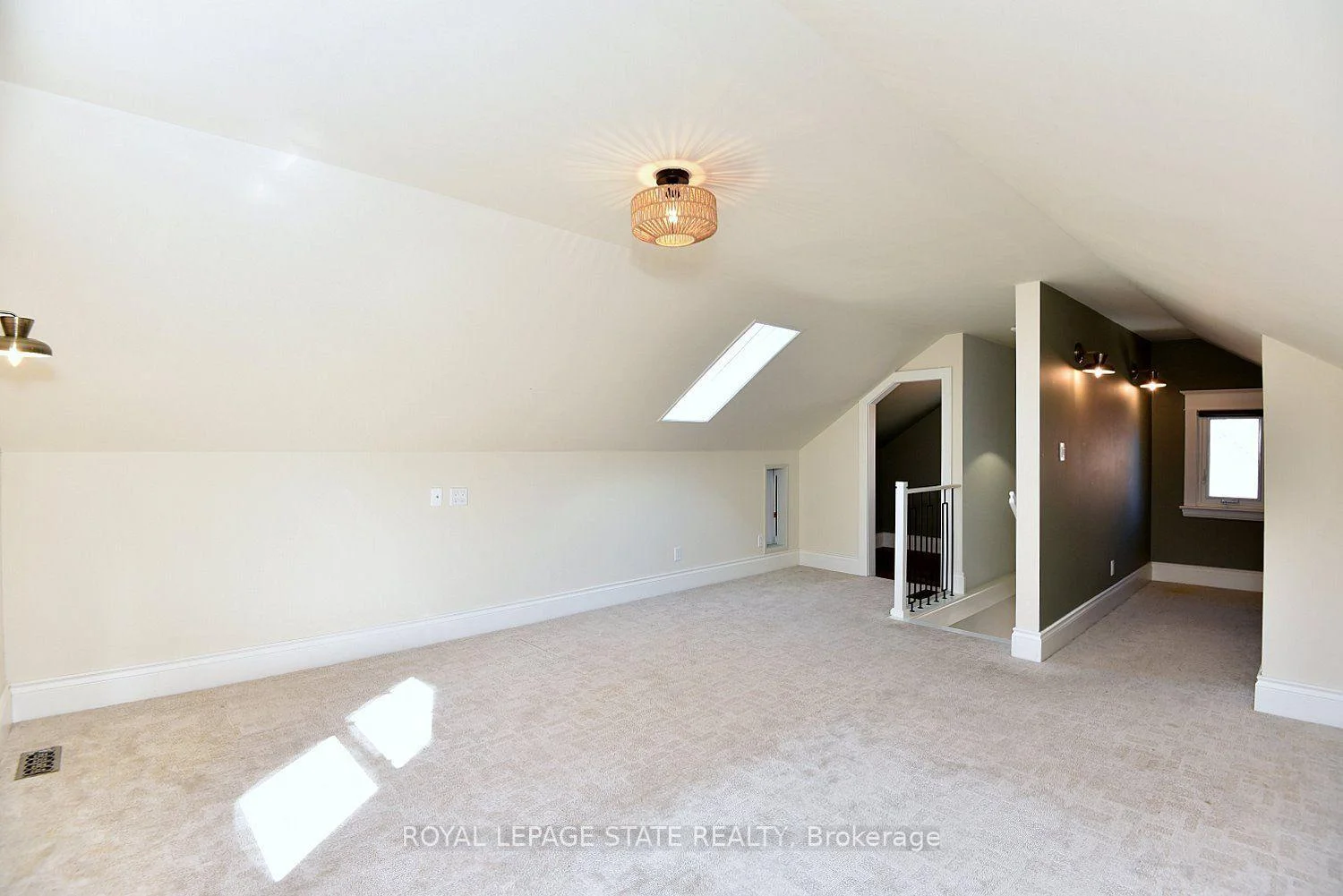 Photo 23 of 6 Nelles Boulevard, Grimsby, Grimsby West — HOMEH