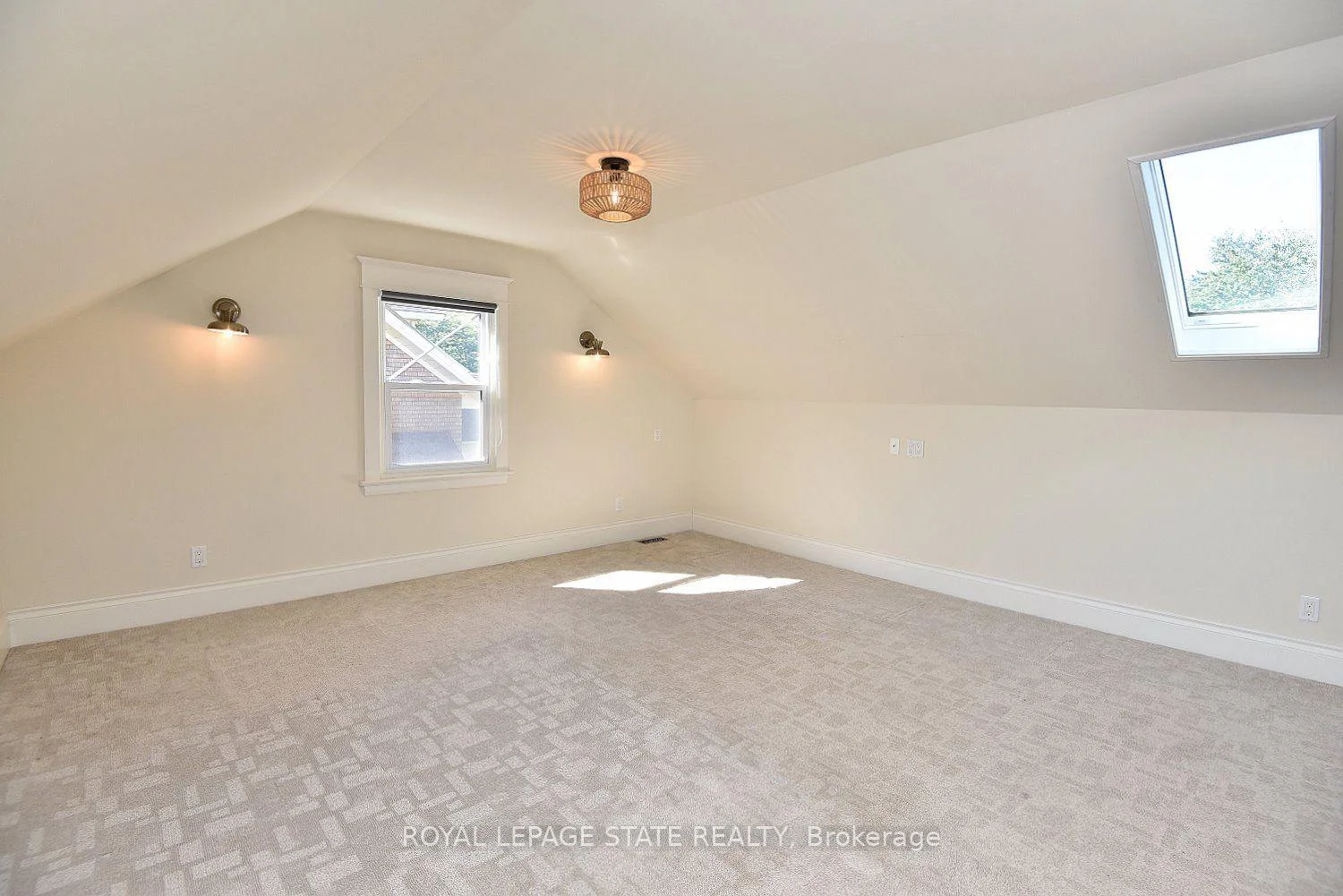 Photo 25 of 6 Nelles Boulevard, Grimsby, Grimsby West — HOMEH