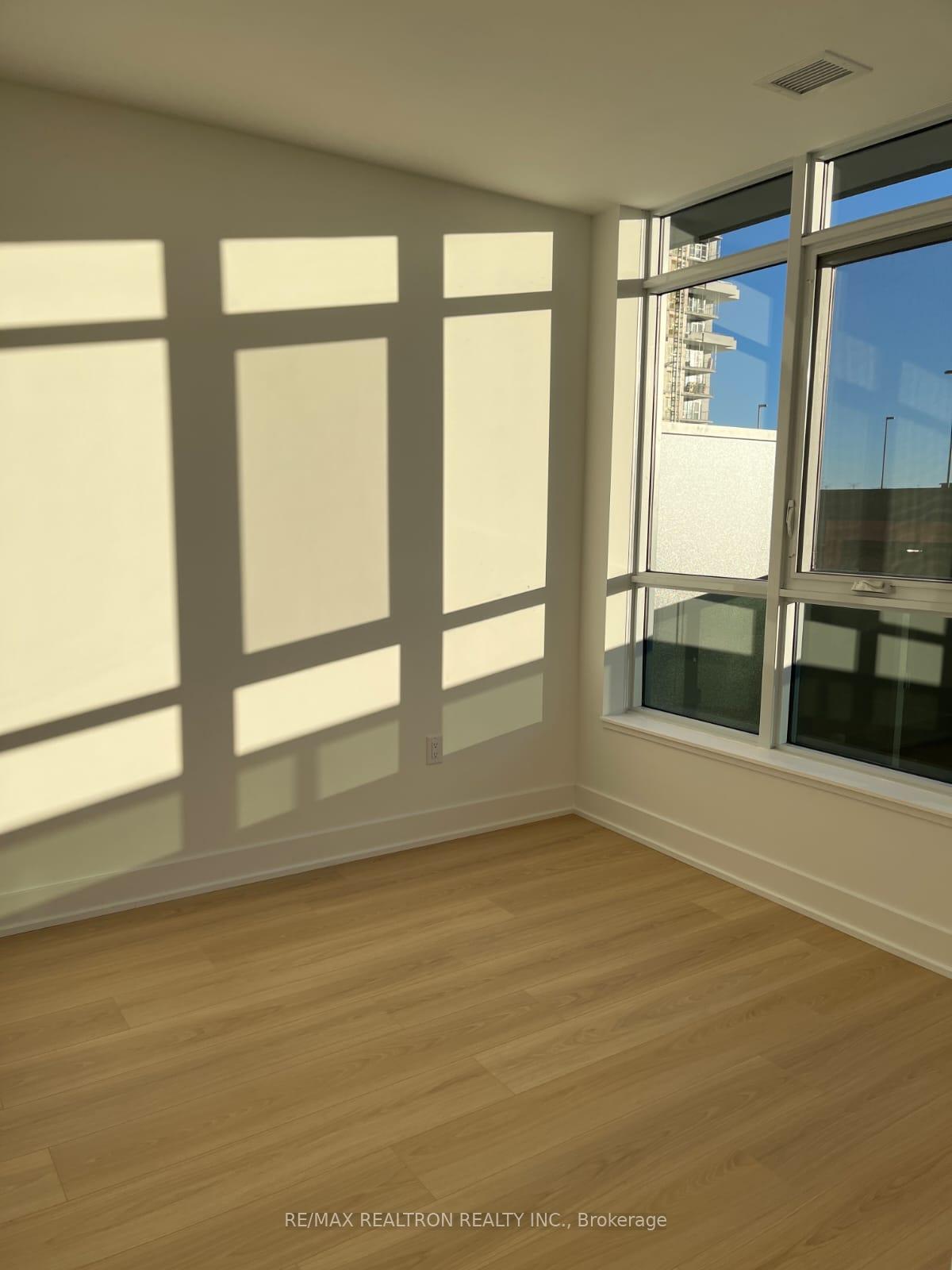 Photo 4 of Unit 305, 2545 Simcoe Street N, Oshawa, Windfields — HOMEH