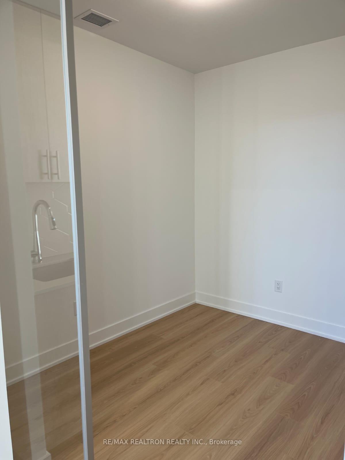 Photo 7 of Unit 305, 2545 Simcoe Street N, Oshawa, Windfields — HOMEH