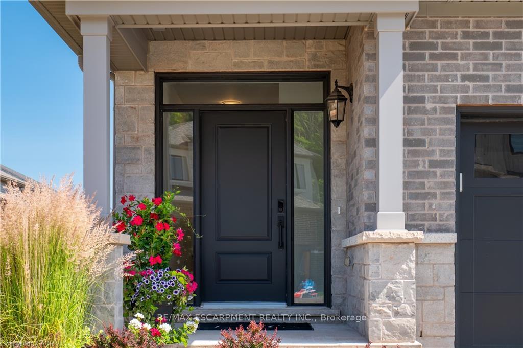 Photo 3 of 38 Riesling Street, Grimsby, Grimsby East — HOMEH