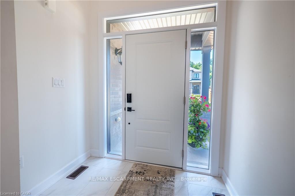 Photo 4 of 38 Riesling Street, Grimsby, Grimsby East — HOMEH