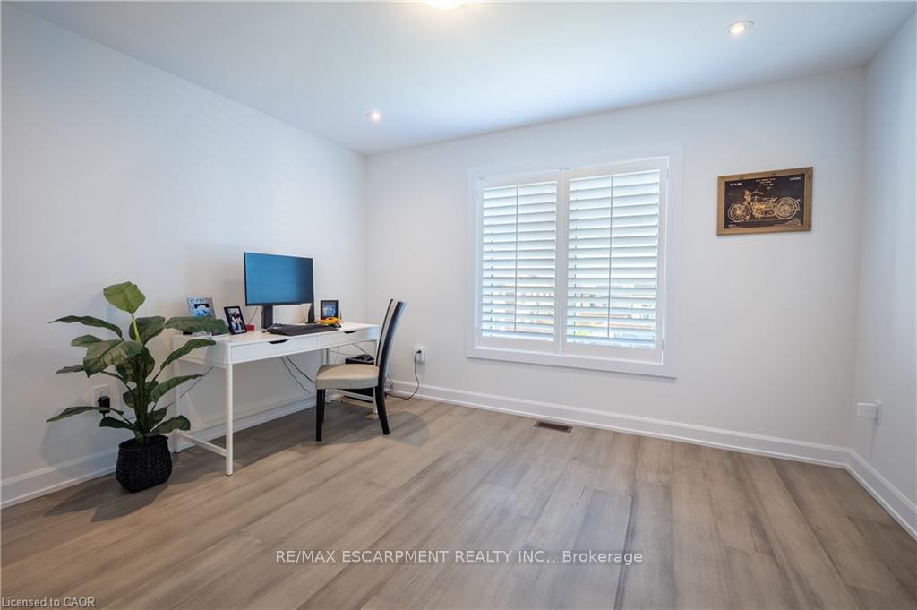 Photo 18 of 38 Riesling Street, Grimsby, Grimsby East — HOMEH