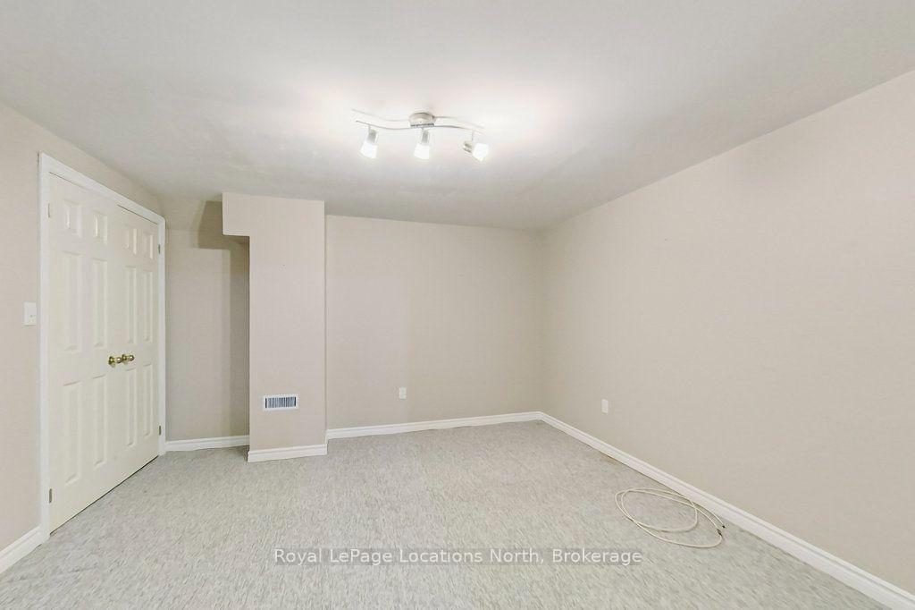 Photo 8 of 52 Thomas Drive, Collingwood — HOMEH