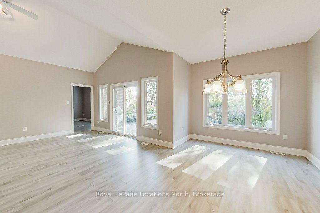 Photo 17 of 52 Thomas Drive, Collingwood — HOMEH