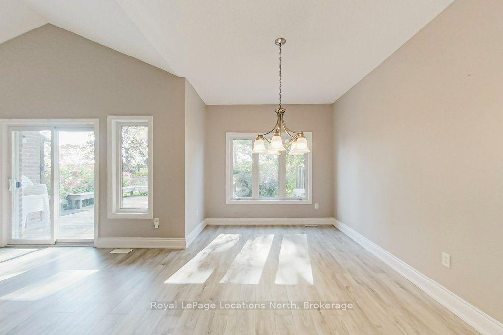 Photo 18 of 52 Thomas Drive, Collingwood — HOMEH