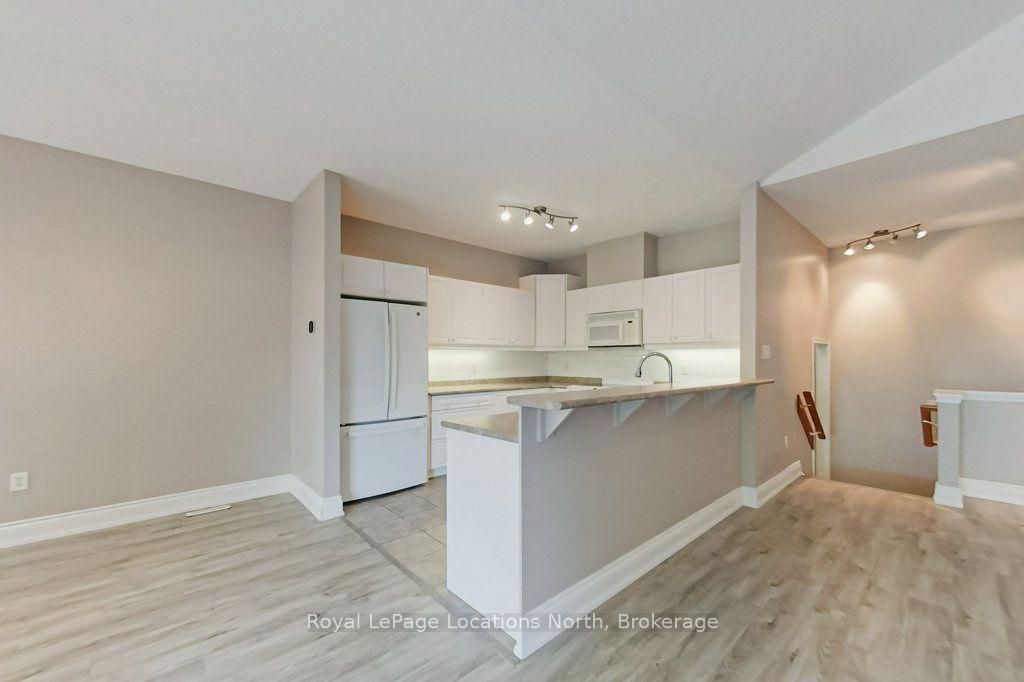 Photo 19 of 52 Thomas Drive, Collingwood — HOMEH