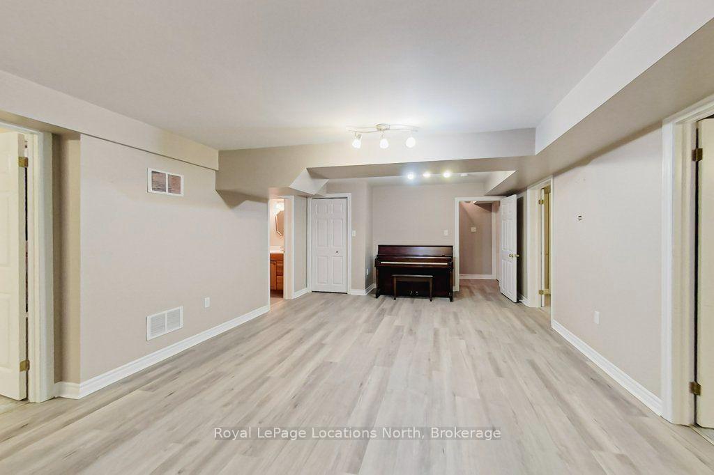 Photo 34 of 52 Thomas Drive, Collingwood — HOMEH